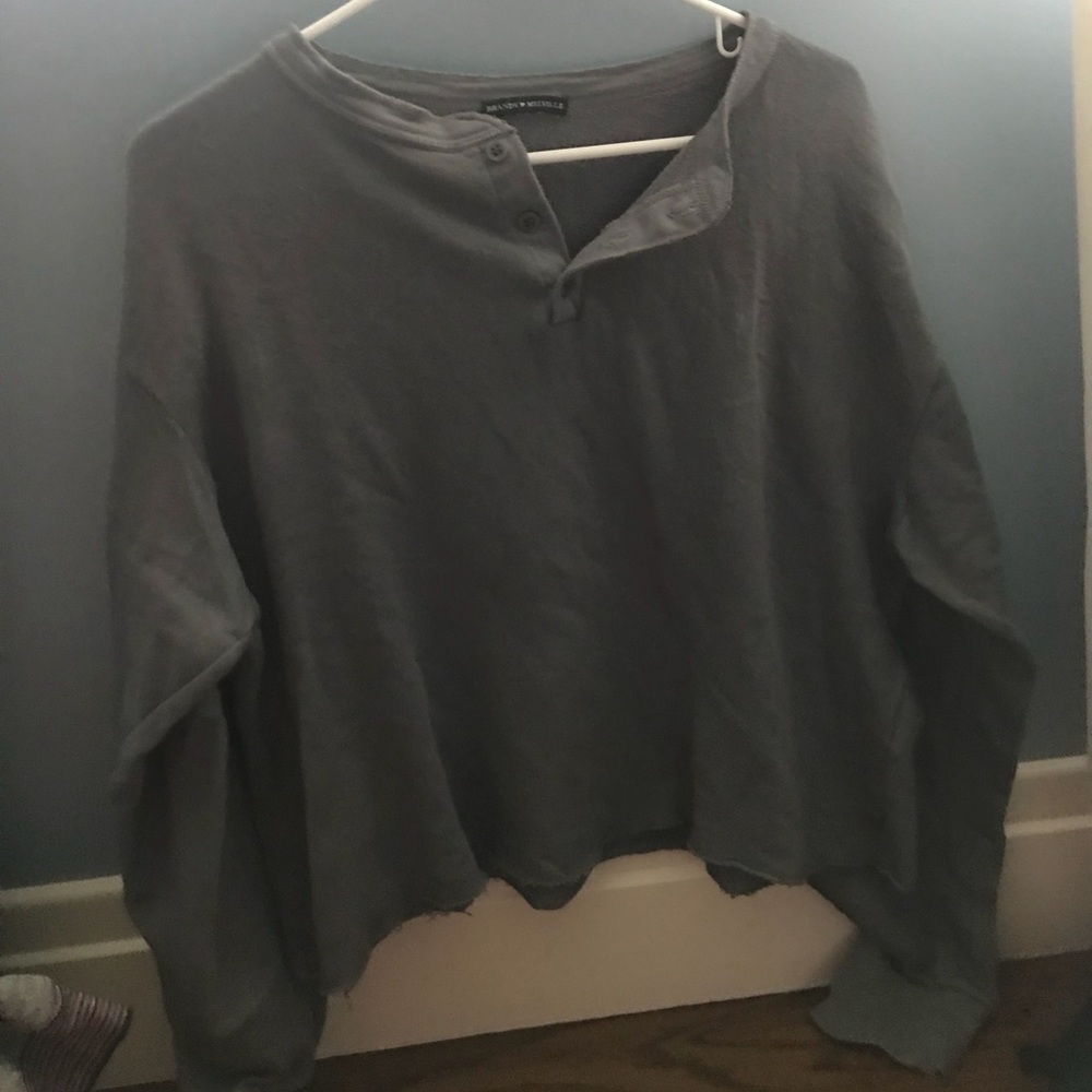 ✨Grey brandy Melville shirt✨